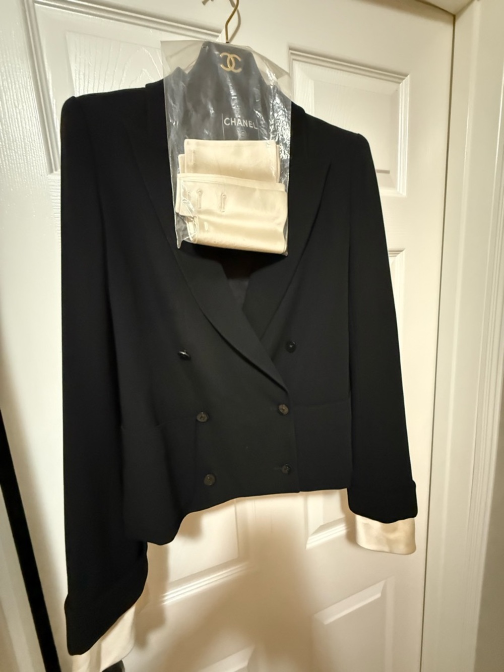 CHANEL TUXEDO JACKET - Picture 7 of 7